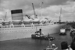 7-coronia-docking-southampton-1963