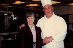 head-chef-john-bainbridge-and-tony-ennews-sister-qe2-1980s101